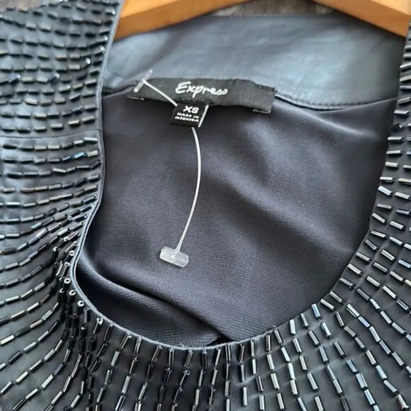 EXPRESS Flapper style mini cocktail dress with pockets | Shimmer Grey - Picture 4 of 8